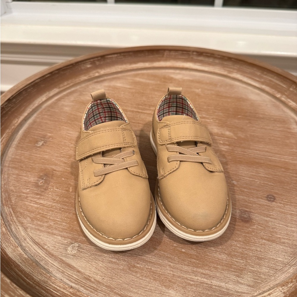 Size 8 cat and jack toddler dress shoes